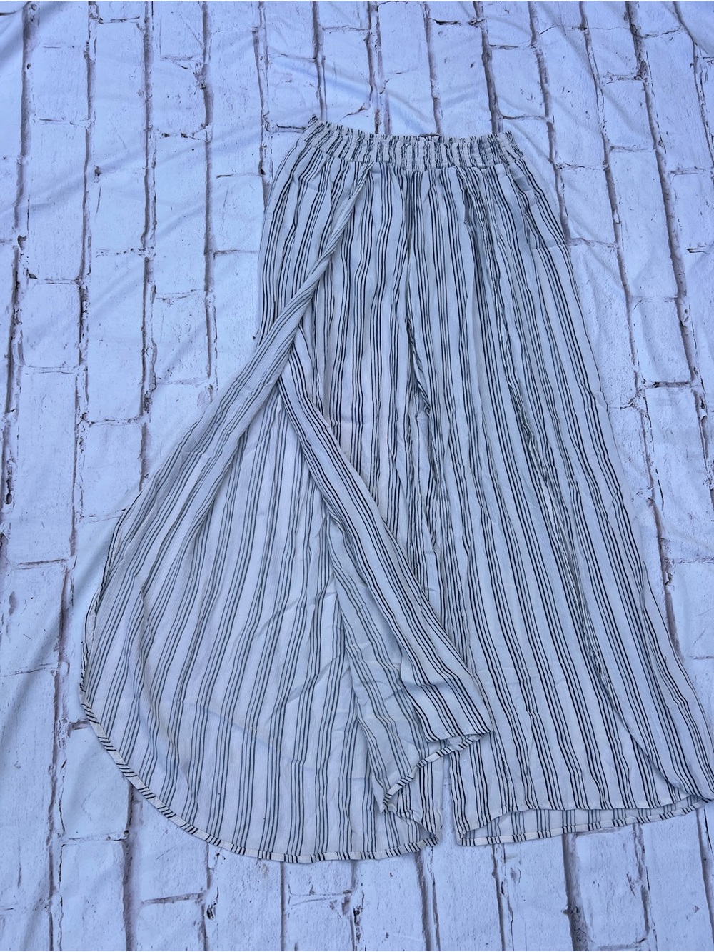 Billabong Gauzy Beach Pants size Medium - Picture 5 of 5